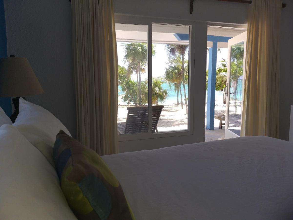 Pelican Beach Hotel Whitby Экстерьер фото